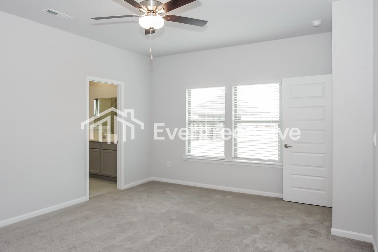 221 Shangrila Way - Photo 7 of 15