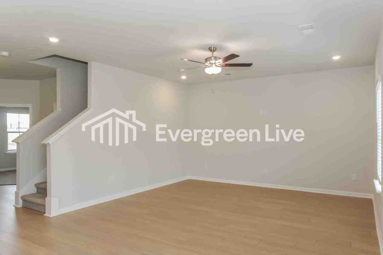 315 Allene Way - Photo 3 of 15