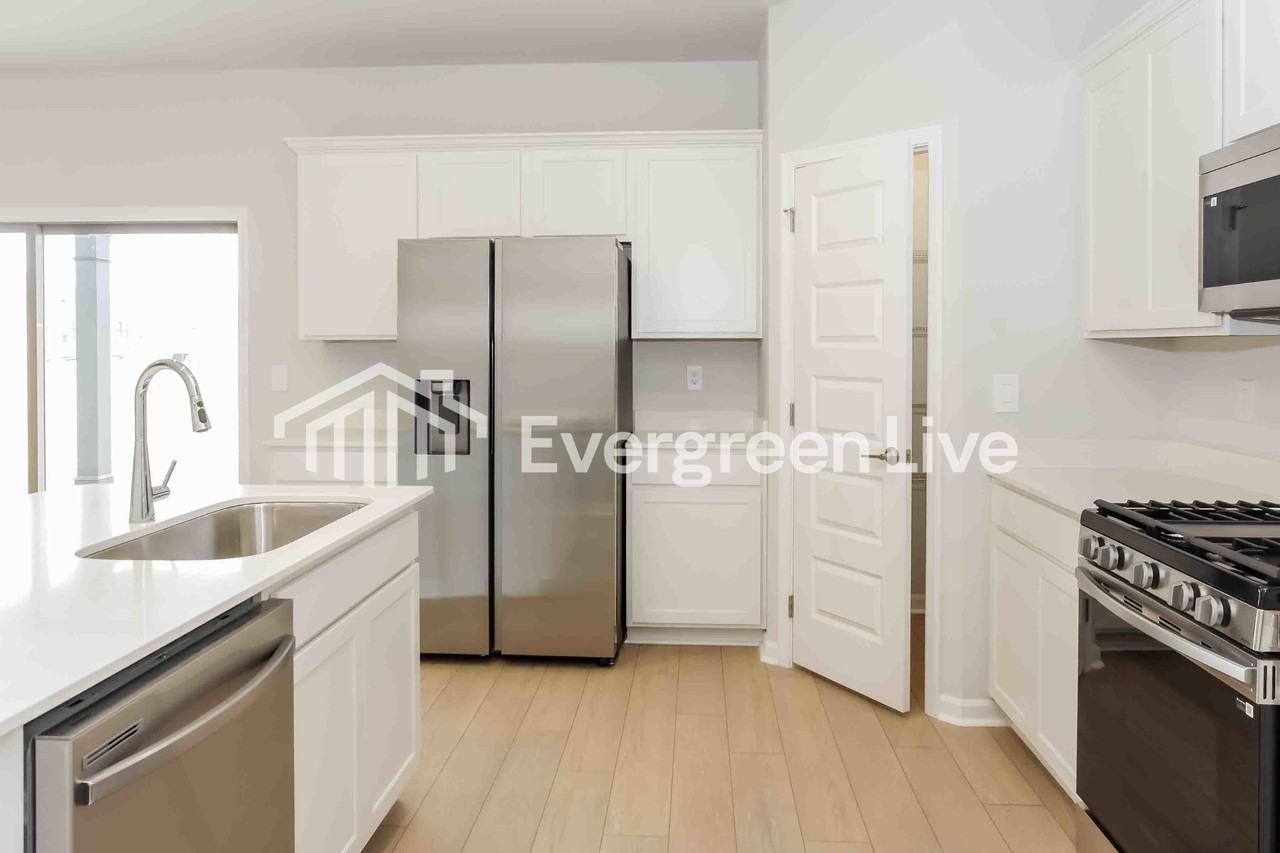 315 Allene Way - Photo 5 of 15