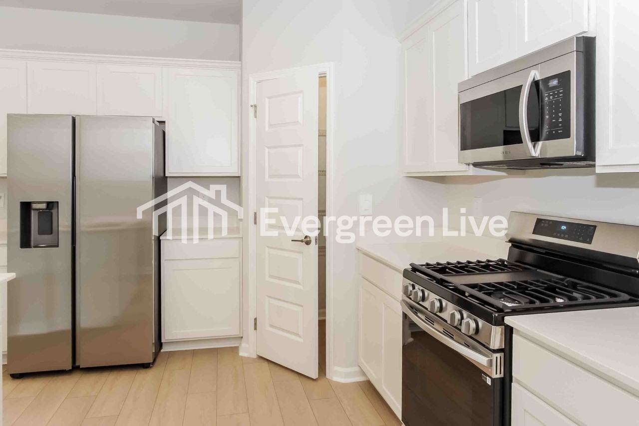 315 Allene Way - Photo 6 of 15