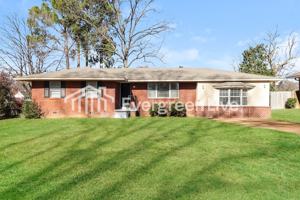 featured image of 1404 Old Hickory Rd