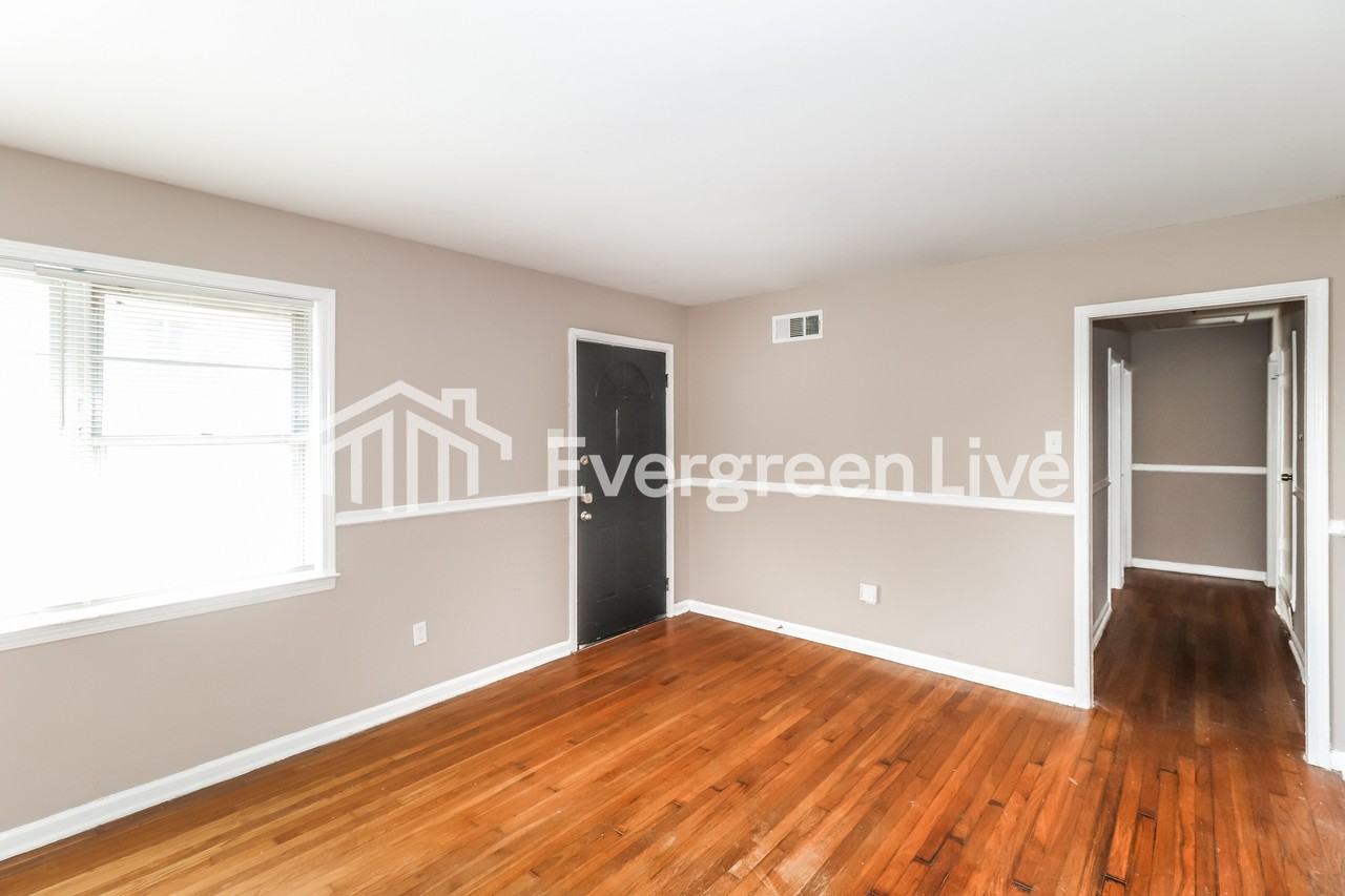 1404 Old Hickory Rd - Photo 3 of 15