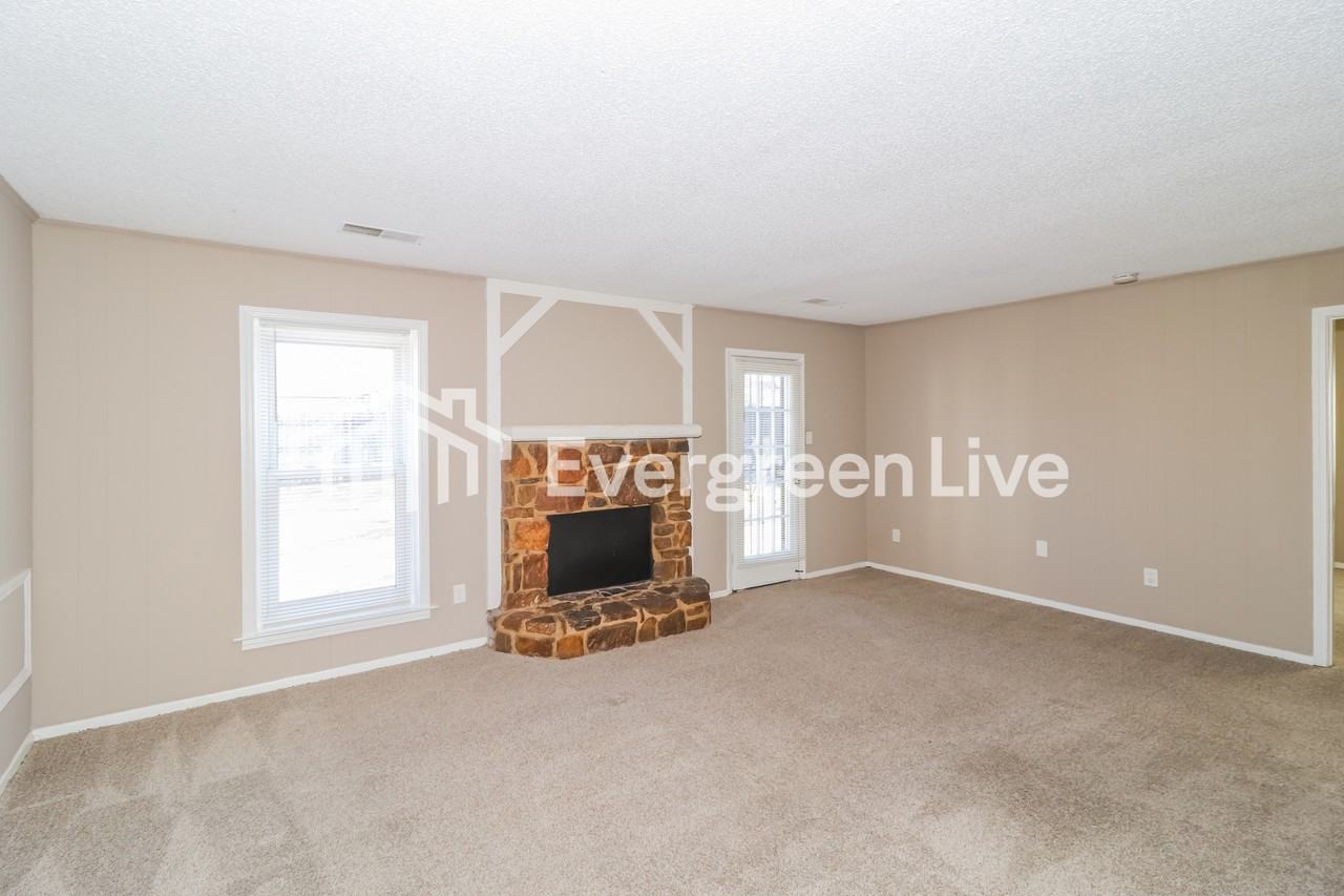 3434 Hallshire Dr - Photo 3 of 15