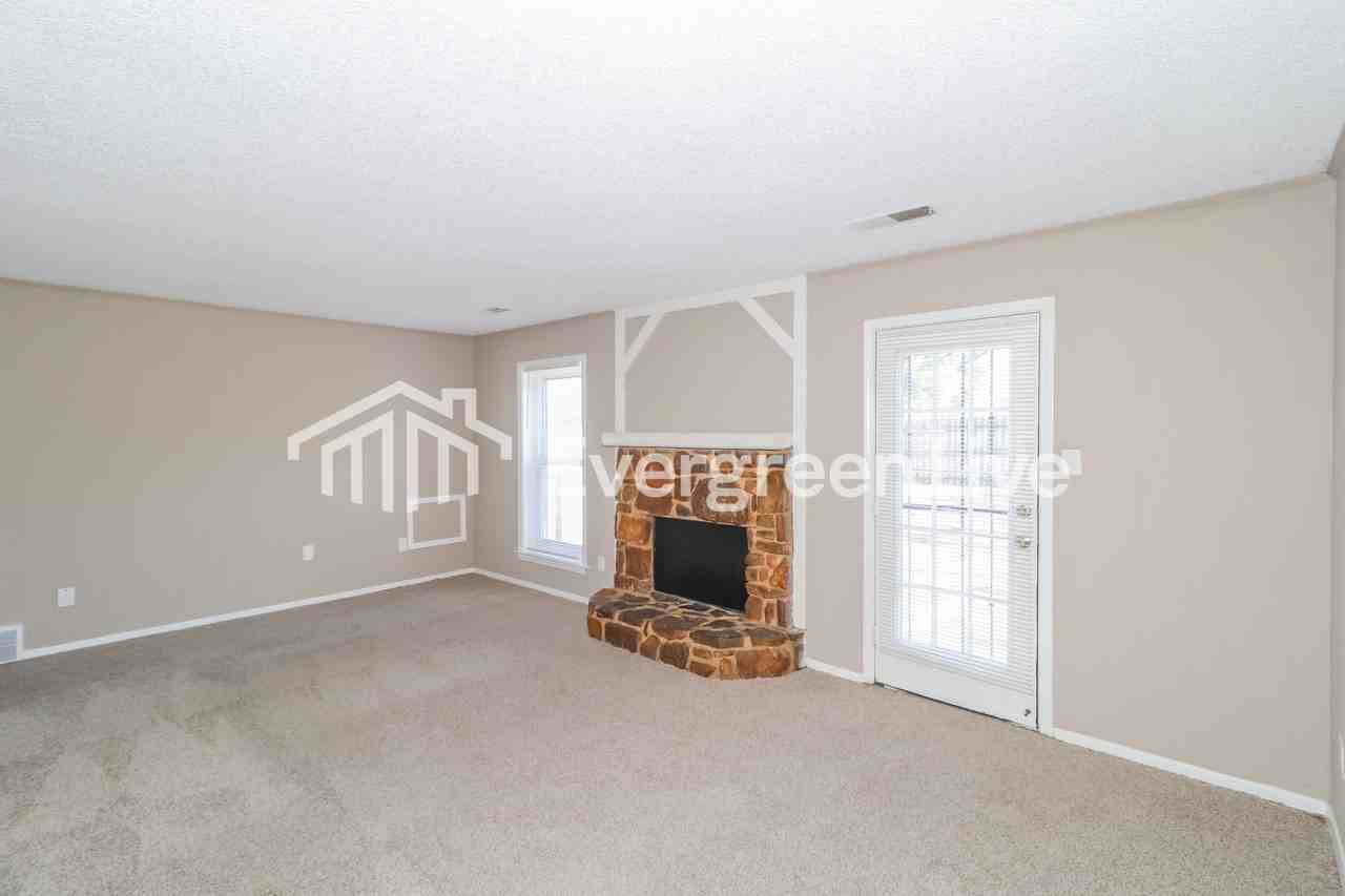 3434 Hallshire Dr - Photo 4 of 15