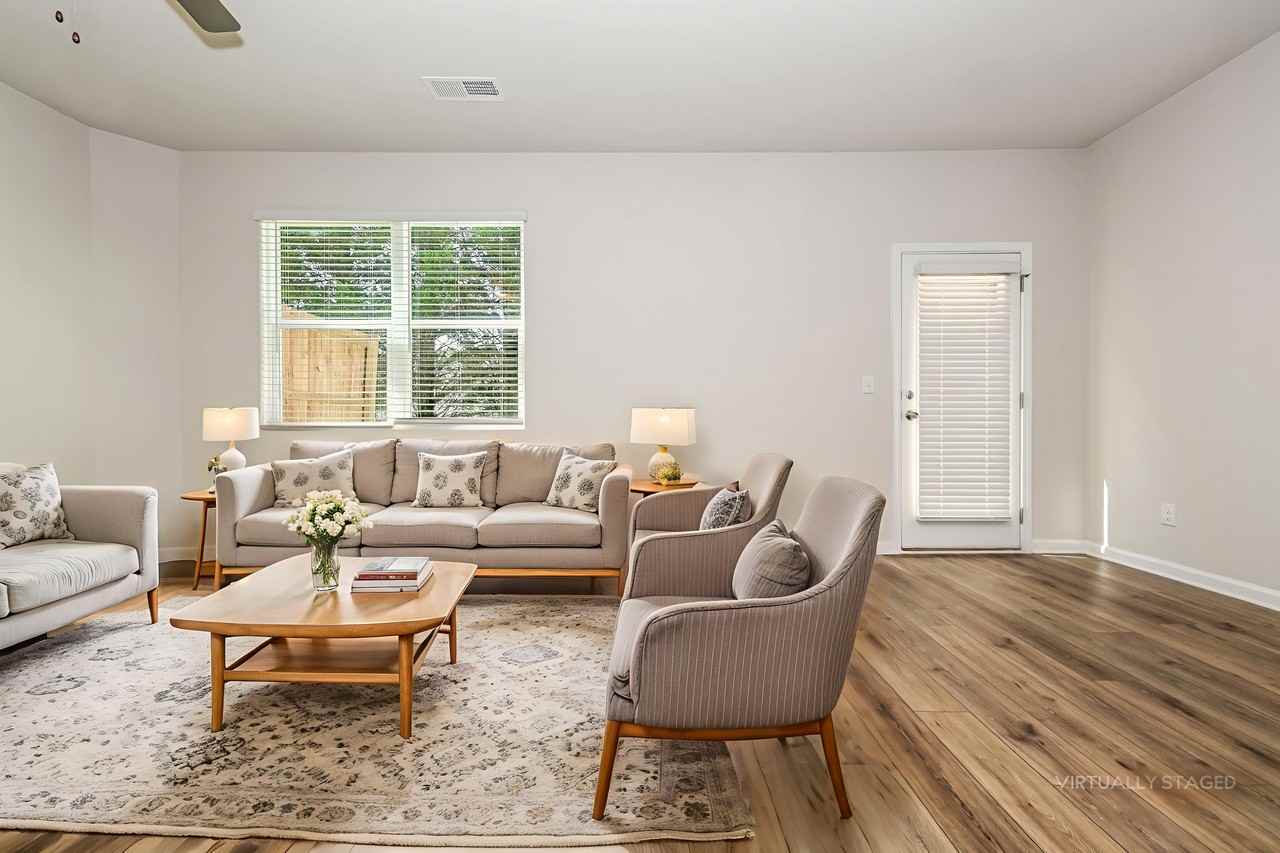 3575 Saratoga Cir - Photo 2 of 15