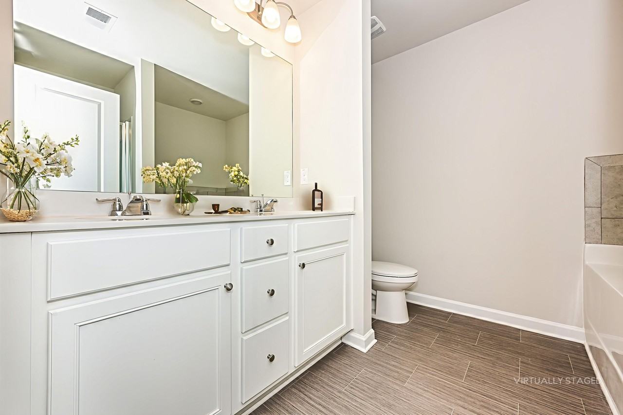 3575 Saratoga Cir - Photo 6 of 15