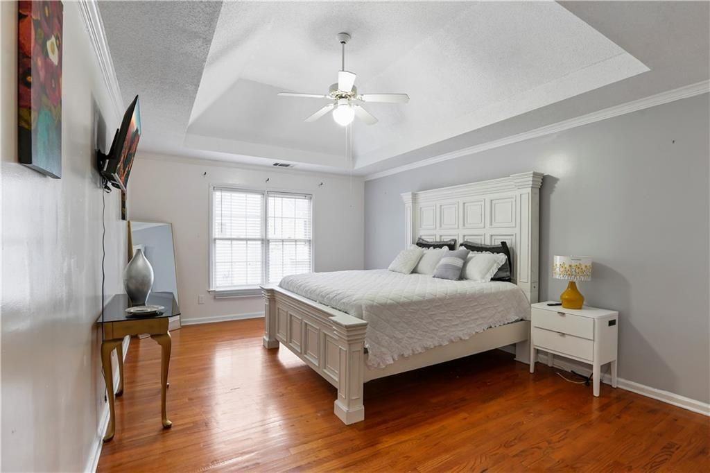 1925 Glenellen Ct Nw - Photo 4 of 10