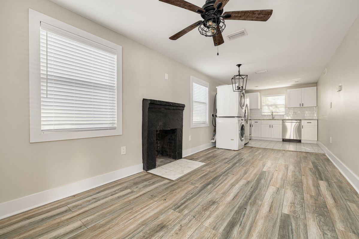 106 W Haya St - Photo 4 of 16