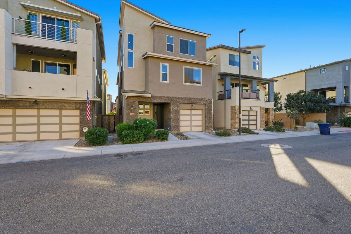 7059 W Stardust Dr - Photo 2 of 49