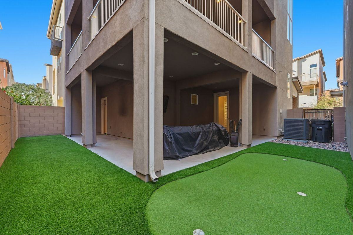 7059 W Stardust Dr - Photo 4 of 49