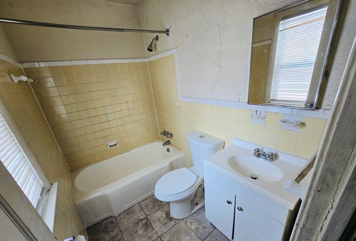 19942 Norwood St - Photo 6 of 10