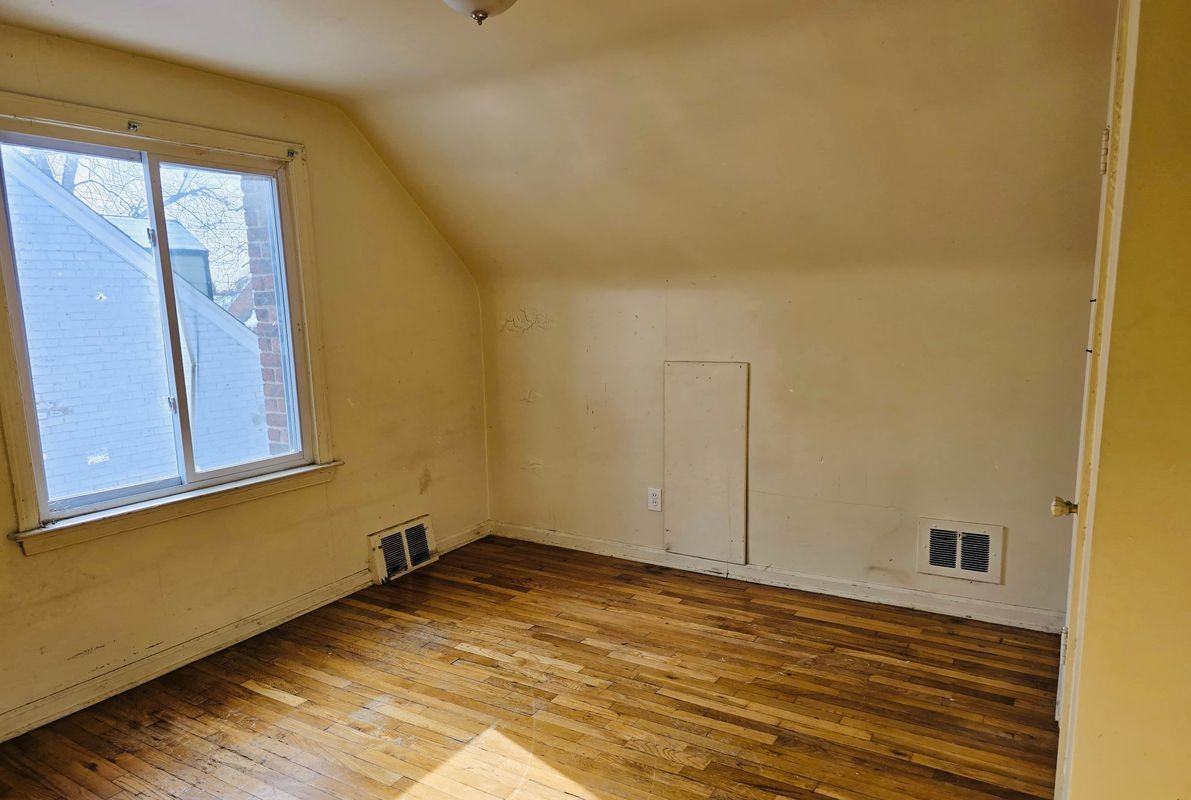 19942 Norwood St - Photo 7 of 10