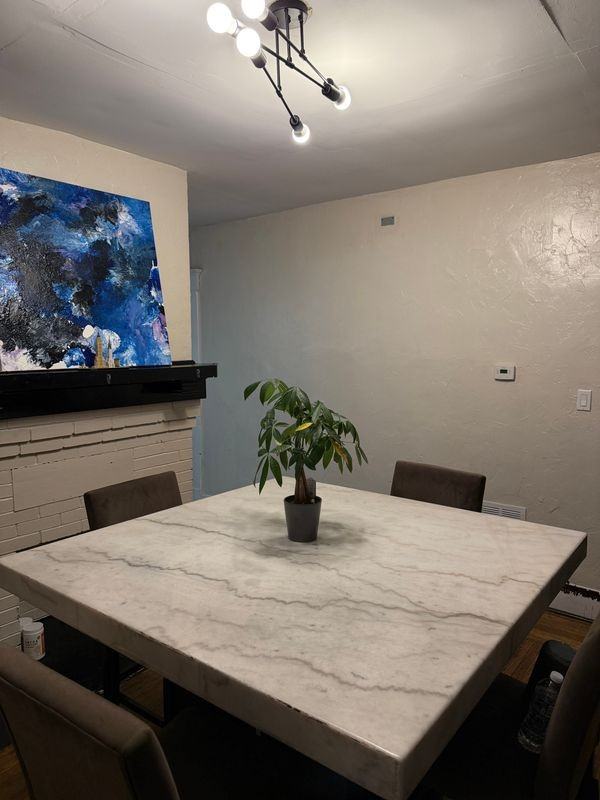 1927 Seneca St - Photo 4 of 7