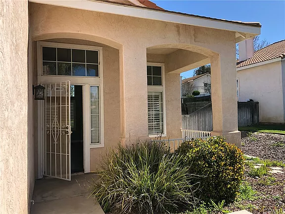 44526 Lauriano Dr - Photo 3 of 27