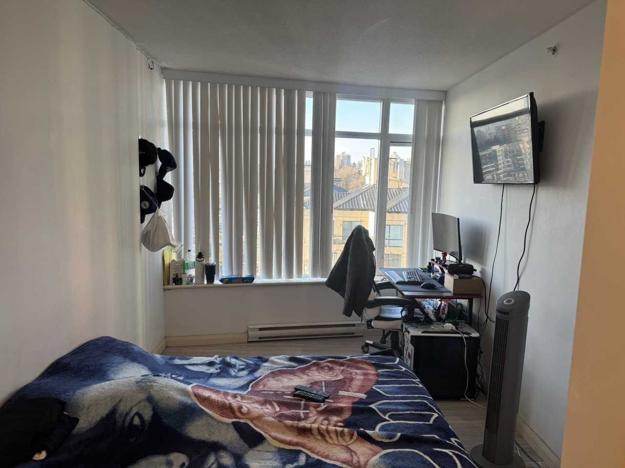 898 Carnarvon St - Photo 7 of 10