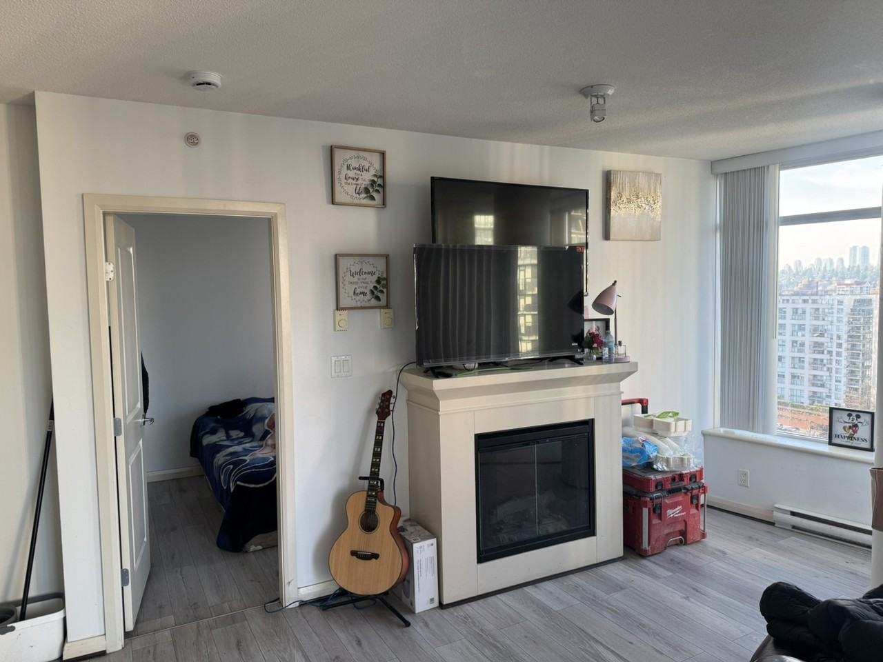 898 Carnarvon St - Photo 5 of 10