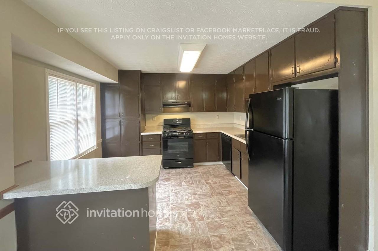 775 Bridgewater Way Se - Photo 4 of 15