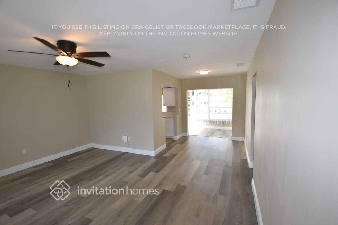 2925 Nw 69th Ave - Photo 3 of 21