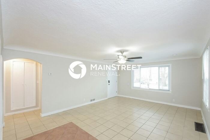 1308 Havana St - Photo 6 of 17