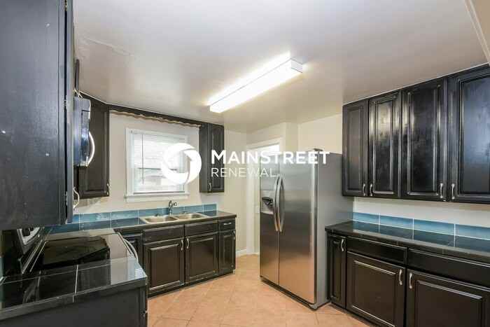 1308 Havana St - Photo 7 of 17