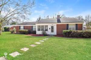 featured image of 3556 Dalraida Pkwy