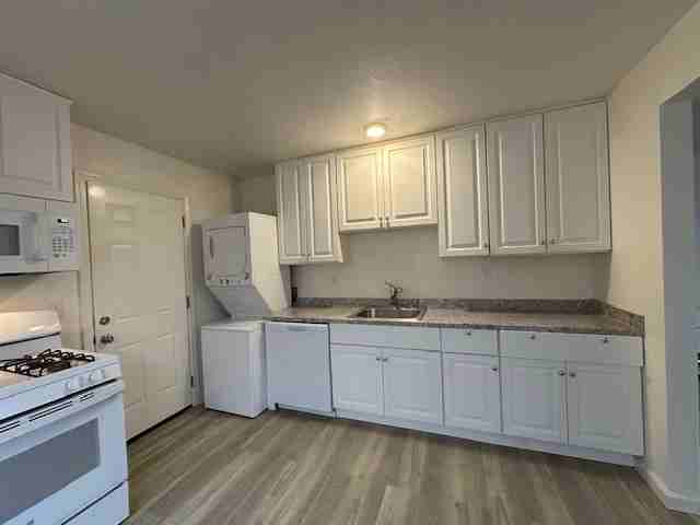 552 A St #NA - Photo 5 of 31