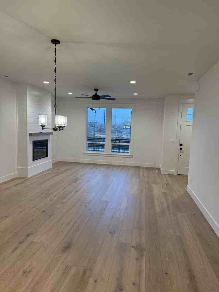 Freya - Photo 3 of 11