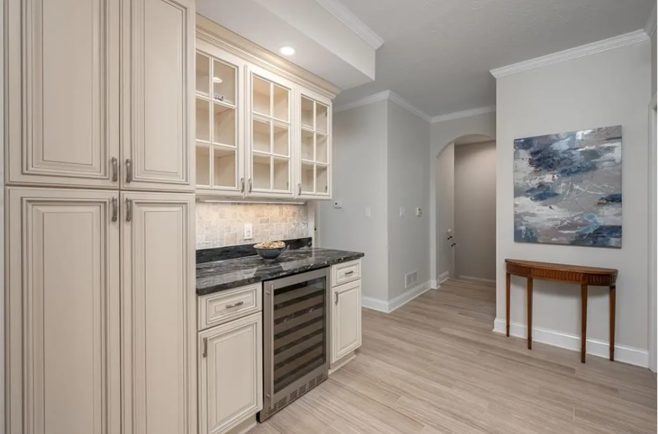 220 Adams Pointe Blvd #5 - Photo 3 of 13