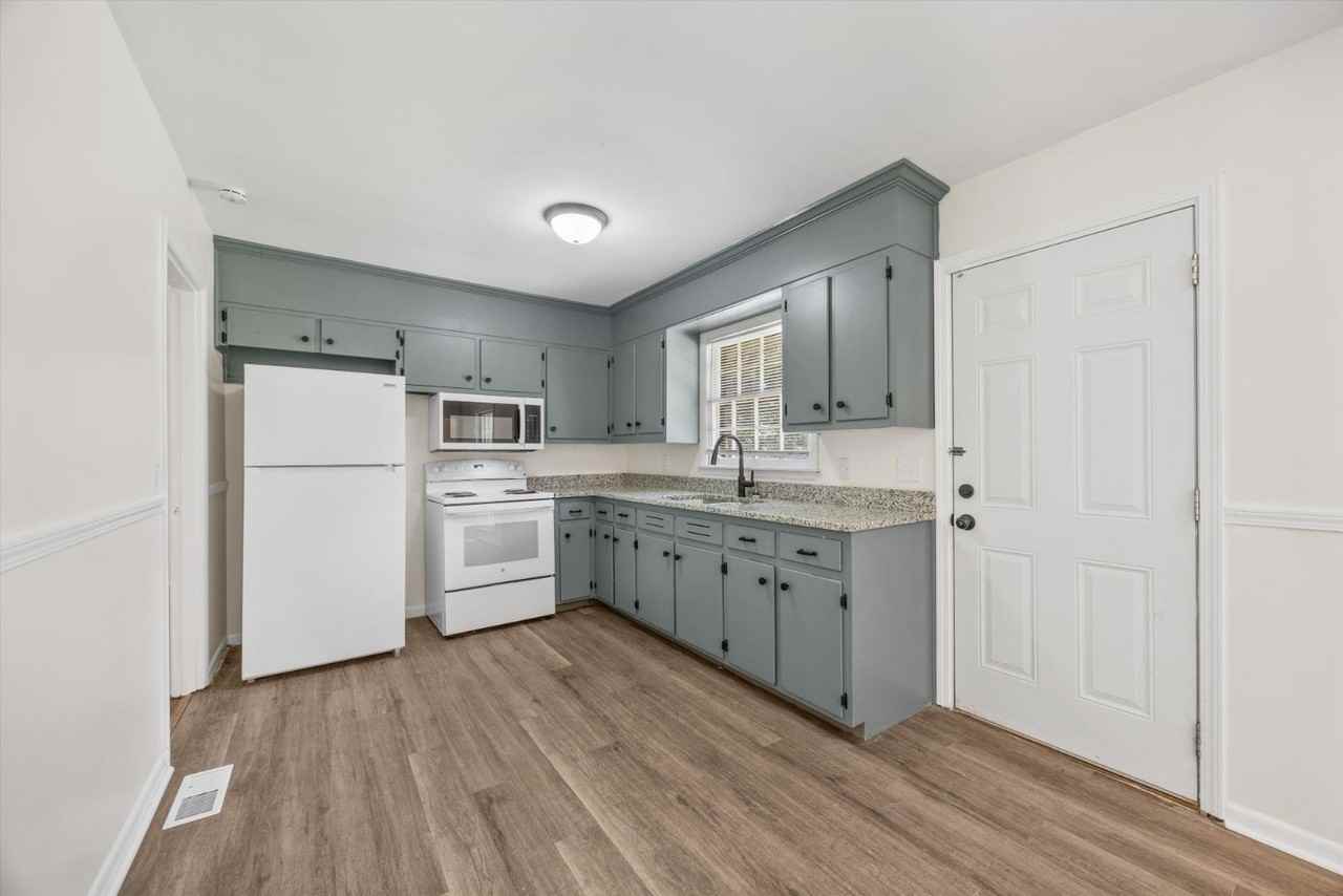 2111 Shady Lane Cir Nw - Photo 5 of 20