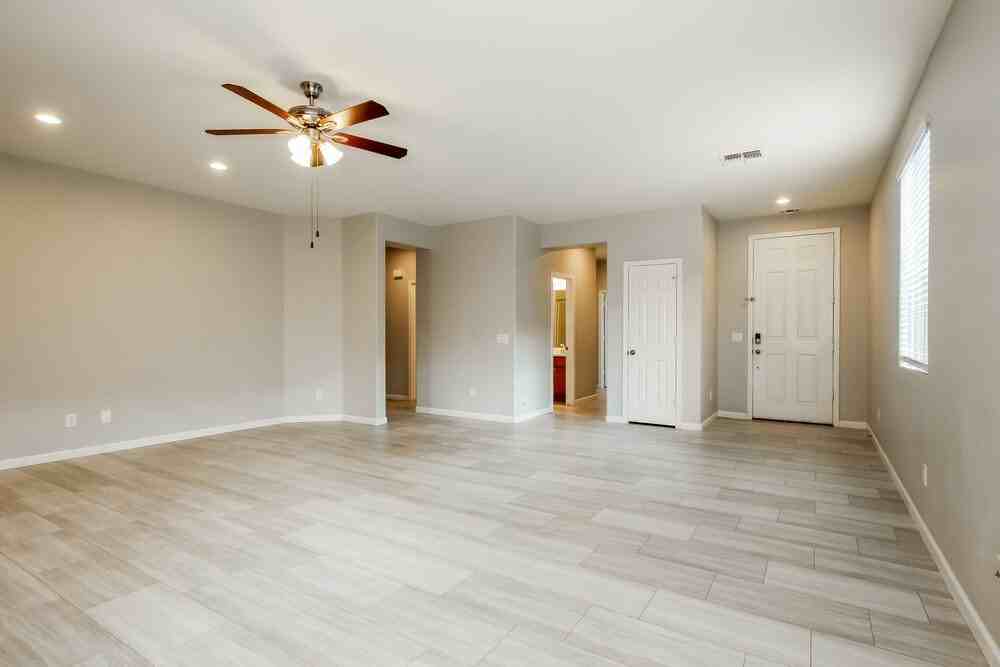 5439 W Fetlock Trl - Photo 4 of 16