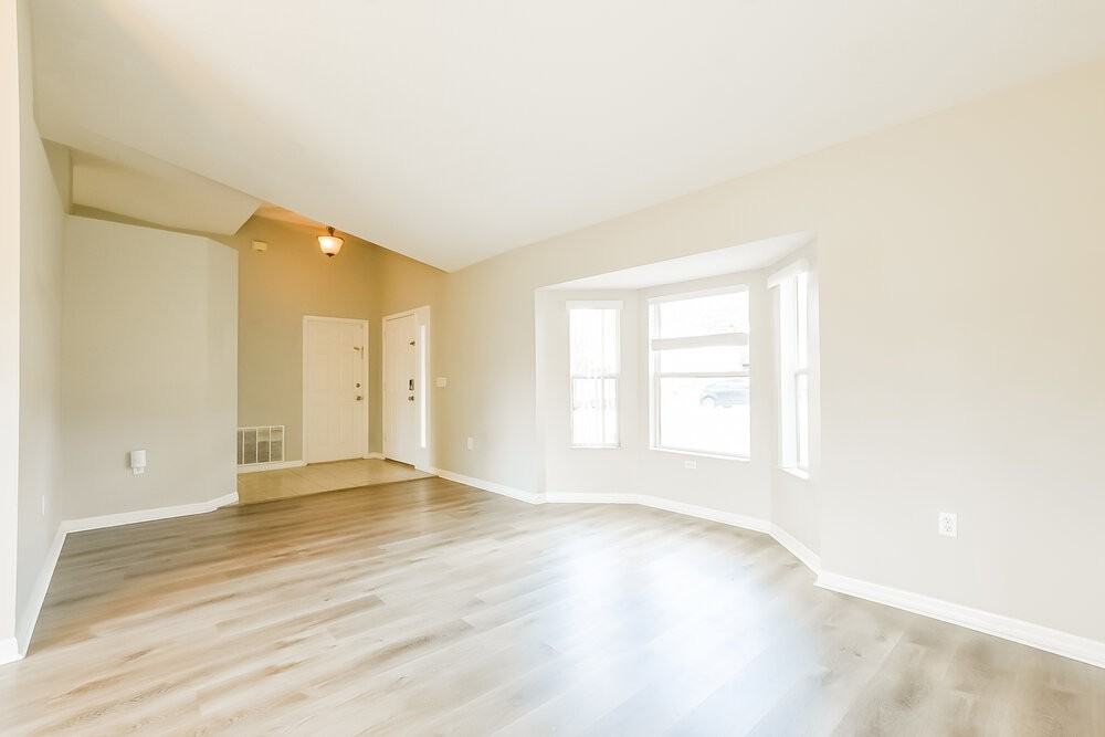 1480 Muir Cir - Photo 3 of 16