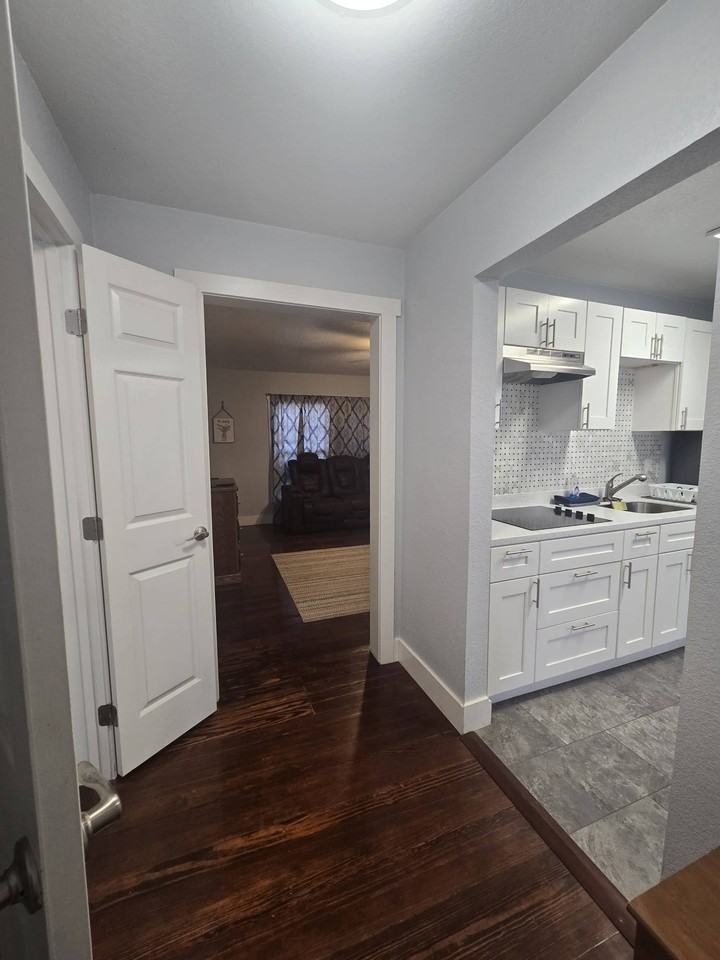 1305 N Main St #1 - Photo 6 of 12