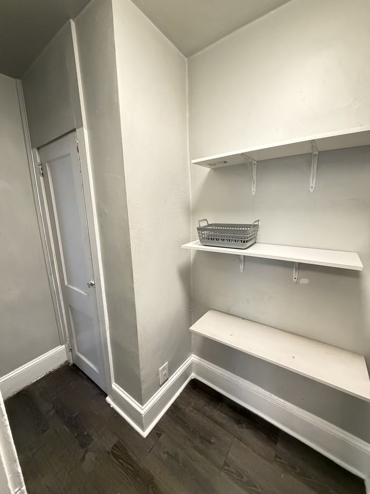 1945 W Hunting Park Ave #1FR - Photo 5 of 8