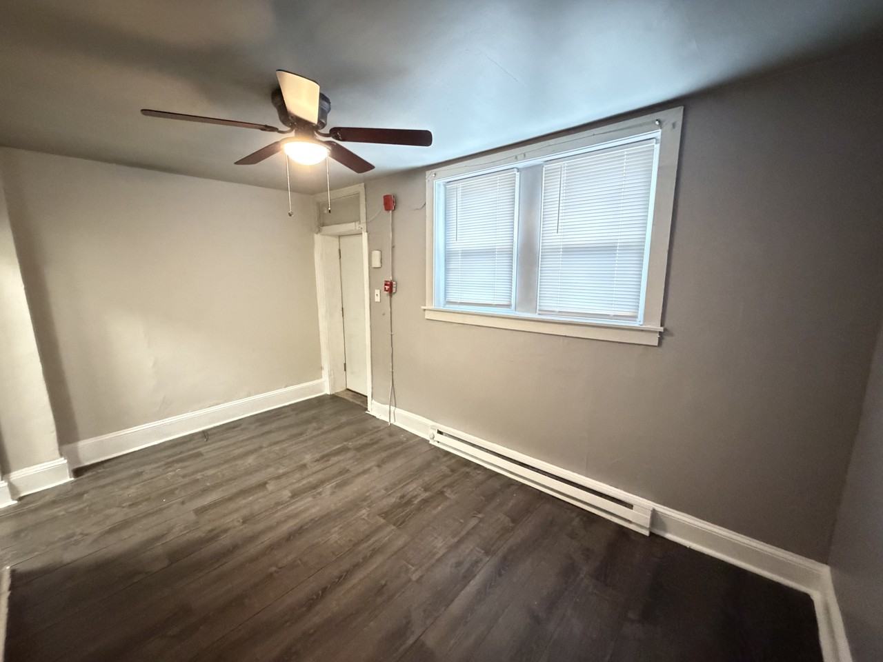 1945 W Hunting Park Ave #1FR - Photo 7 of 8