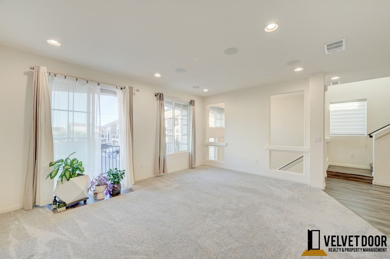 9829 Grey Sands St #1 - Photo 3 of 35