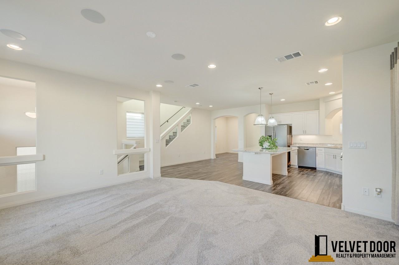 9829 Grey Sands St #1 - Photo 4 of 35