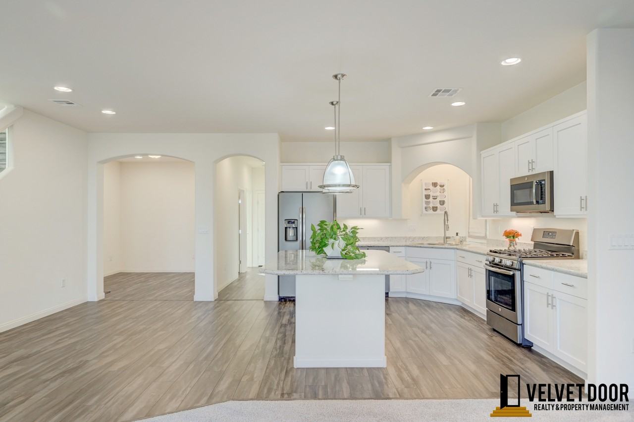 9829 Grey Sands St #1 - Photo 5 of 35