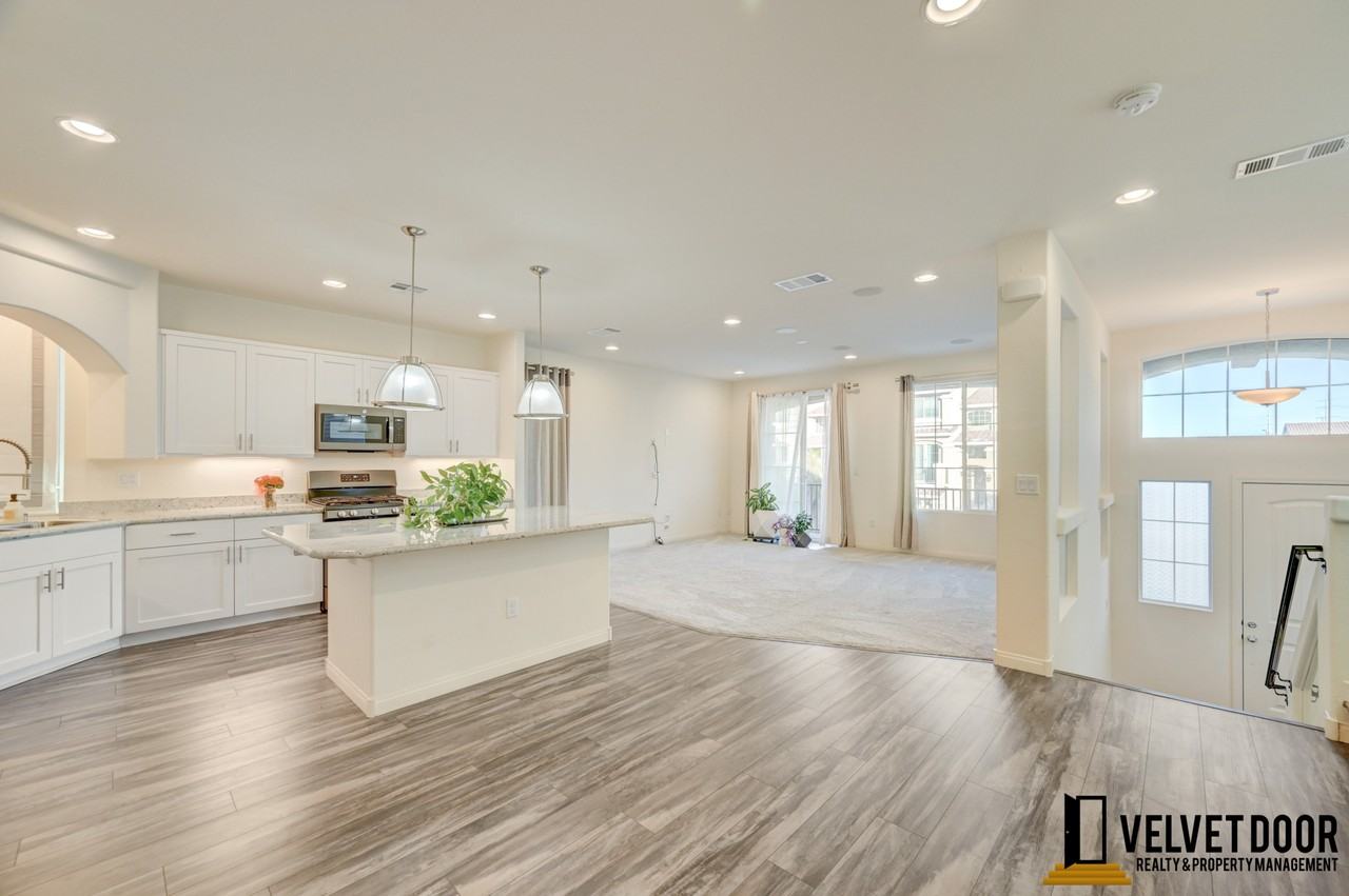 9829 Grey Sands St #1 - Photo 7 of 35