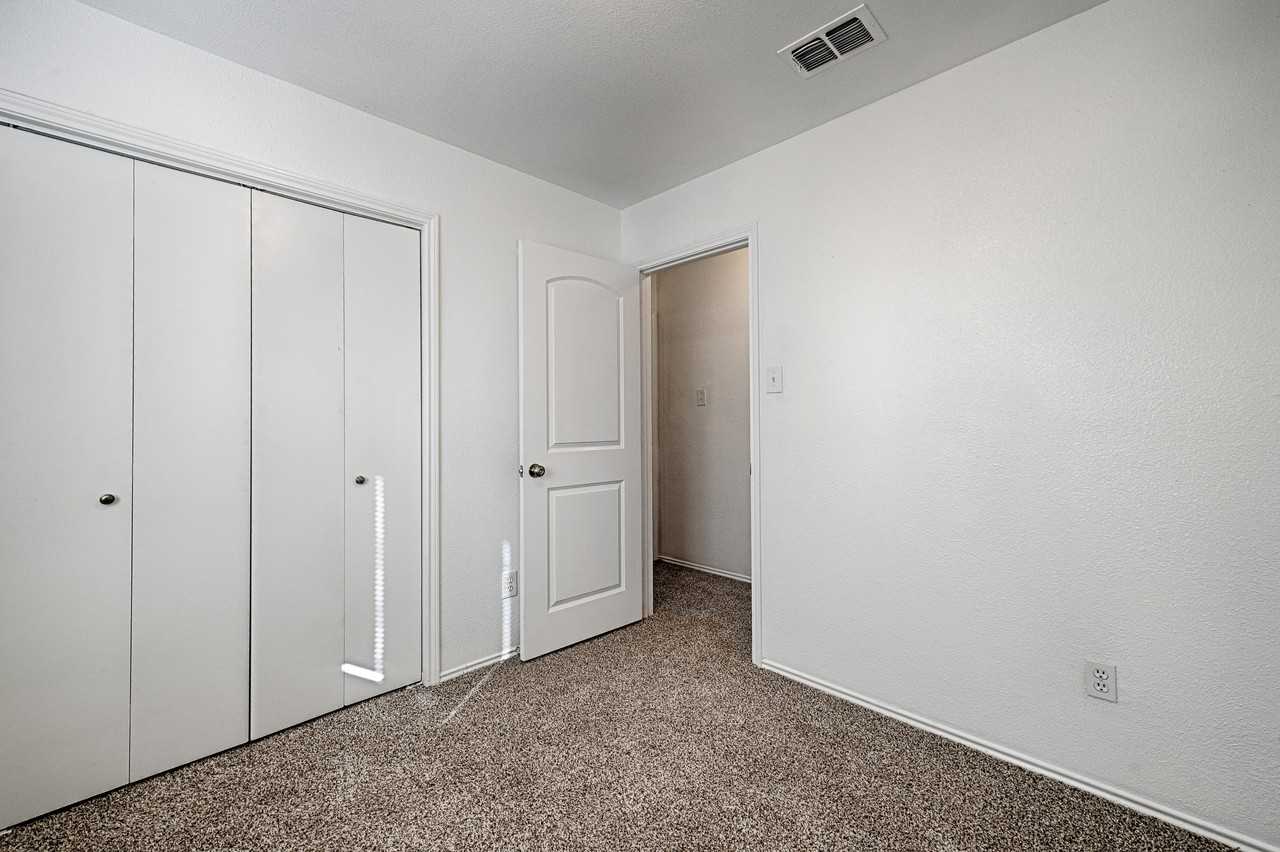 2506 Oak Leaf Dr #1 - Photo 3 of 10