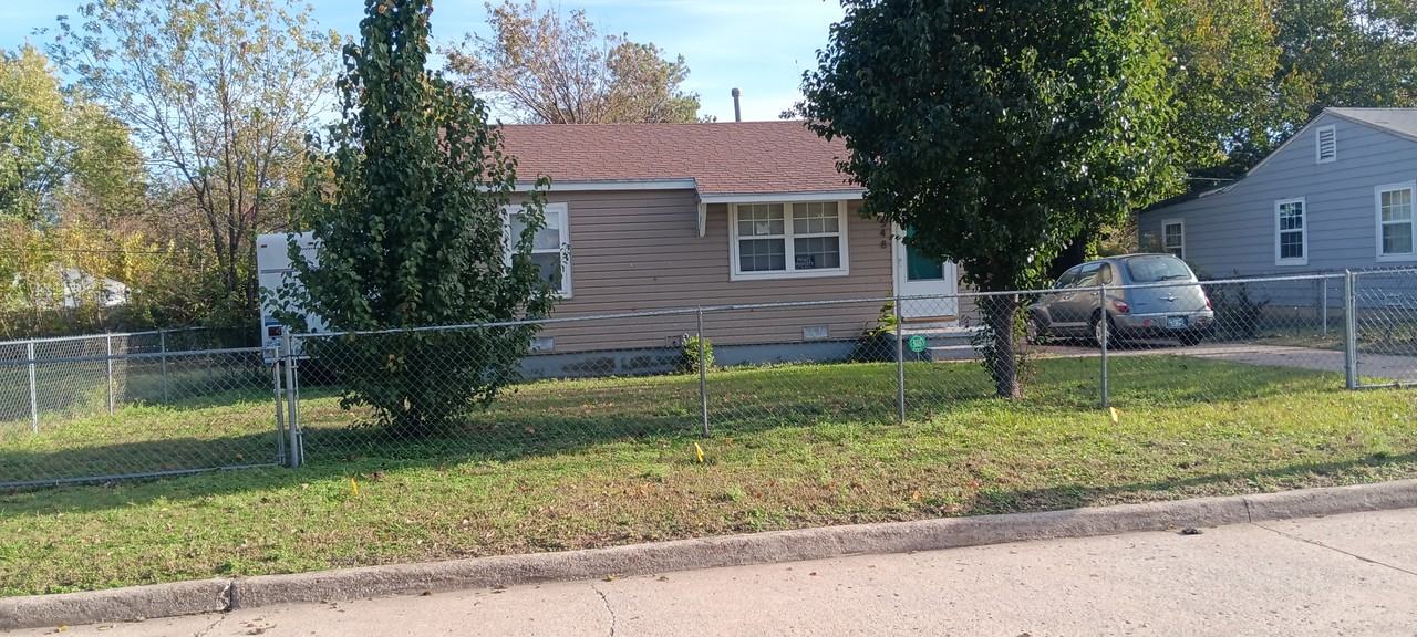 548 E Woodrow St #1 - Photo 4 of 50