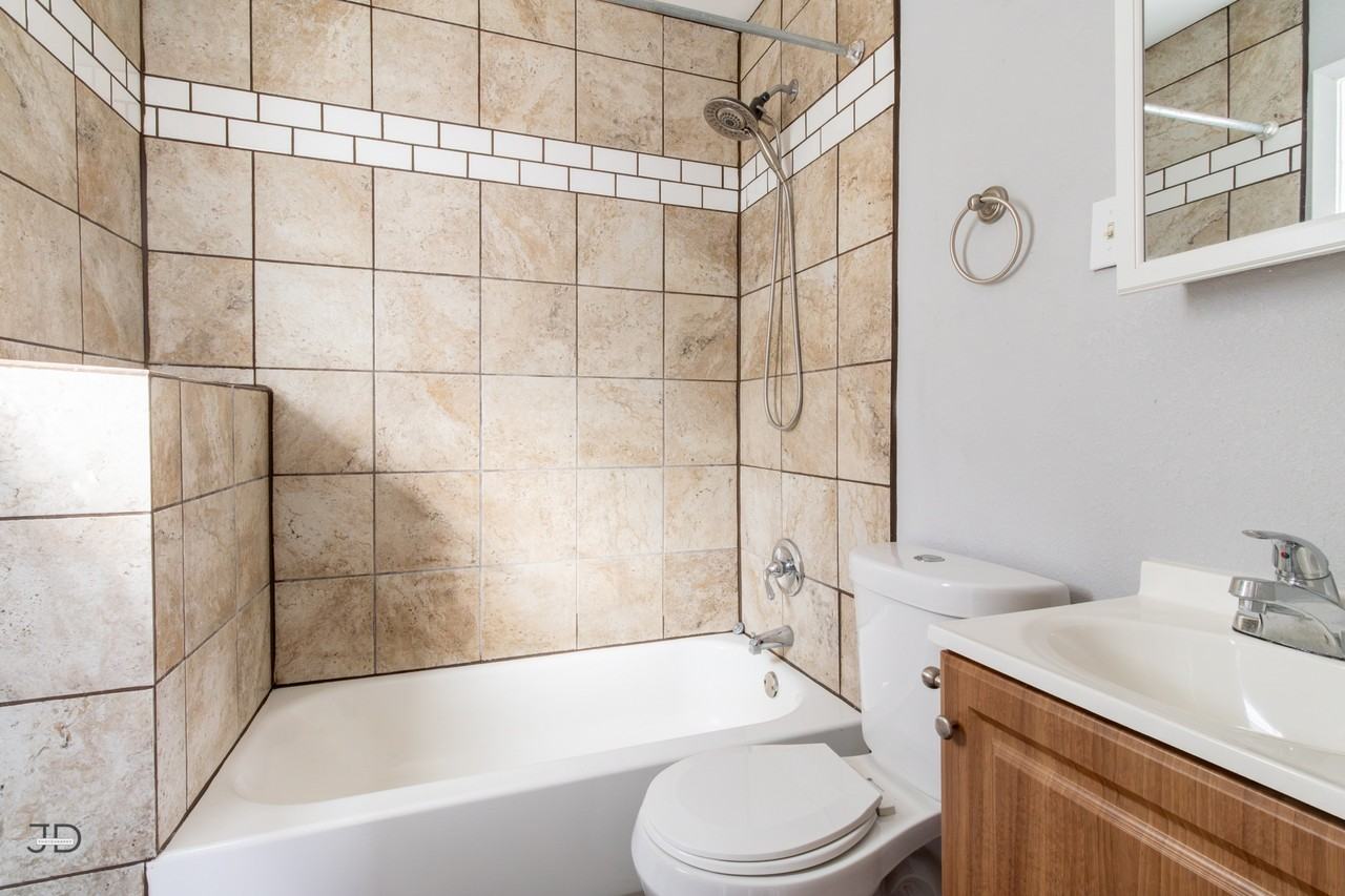 1604 Harrison St - Photo 3 of 8