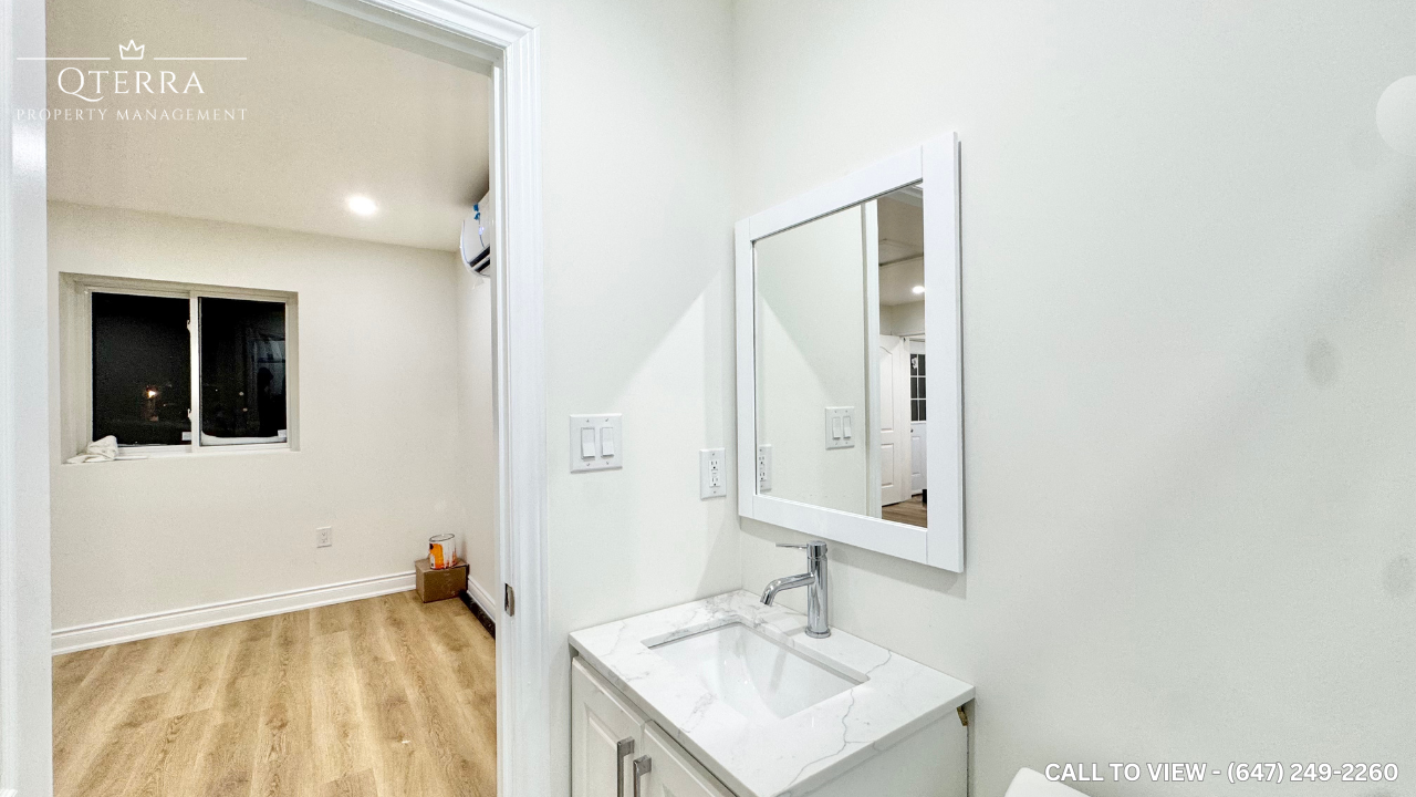 261 Dixon St - Photo 3 of 4