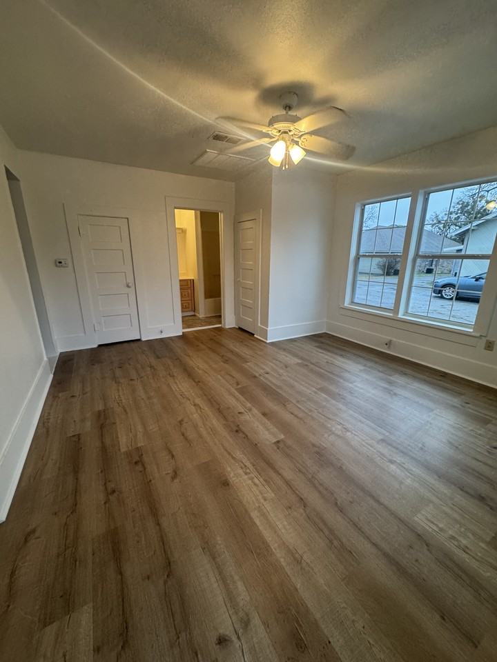 467 N Paddock St #1 - Photo 3 of 9