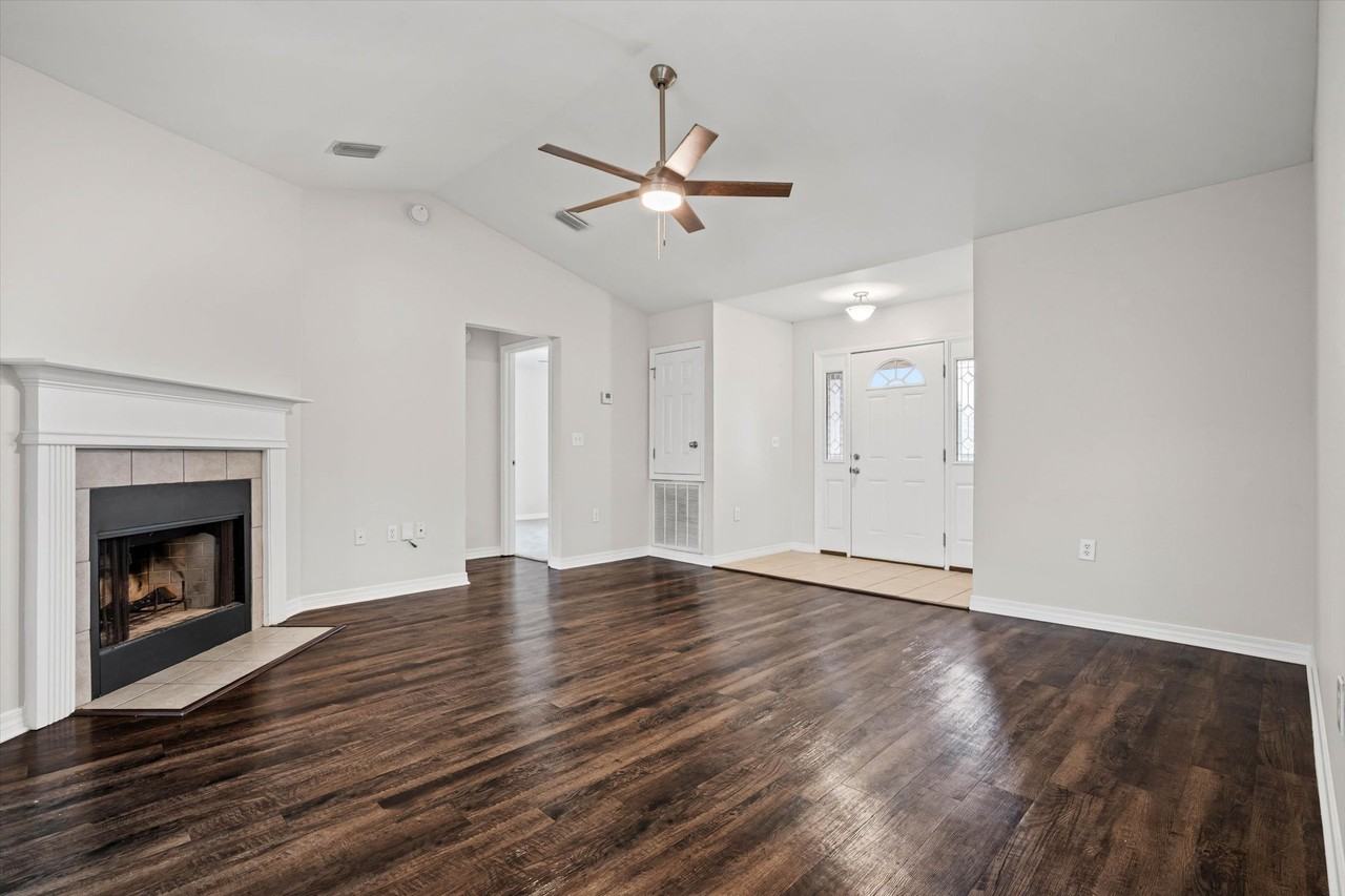 8981 Gale Rowe Ln #1 - Photo 5 of 25