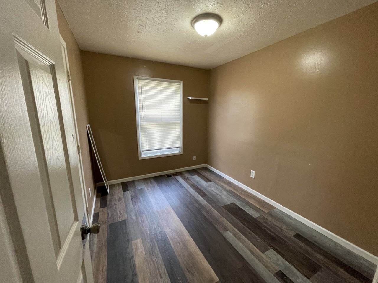 260 N Tacoma Ave #4 - Photo 2 of 7