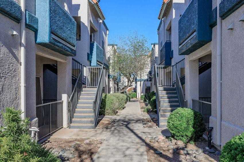 2050 N Pantano Rd - Photo 5 of 49