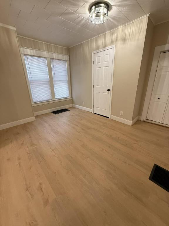 35 Hess Ave - Photo 5 of 23