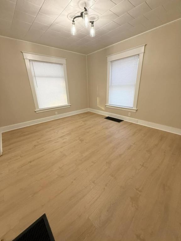 35 Hess Ave - Photo 6 of 23