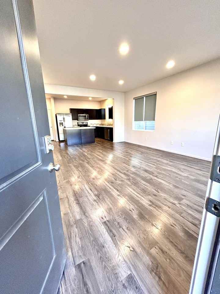 11727 Ne 22nd Way - Photo 3 of 20