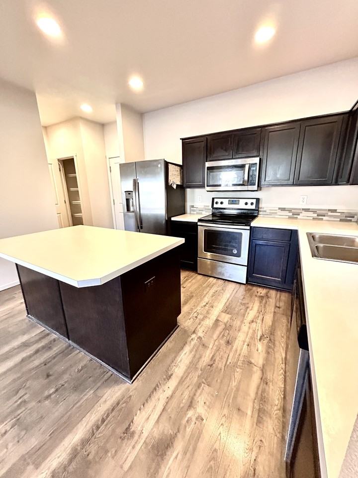 11727 Ne 22nd Way - Photo 5 of 20